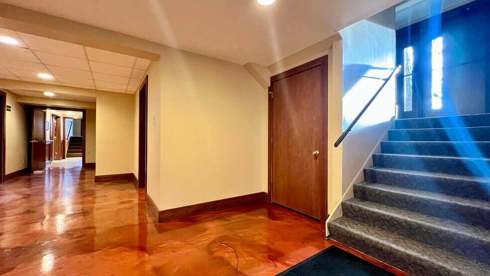 More Photos Of 2604 Sunnyside Dr, Cadillac Medical For Sale