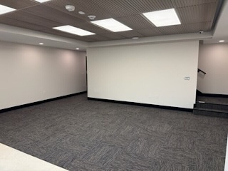 More Photos Of 1630 W 2225 S, Woods Cross Airplane Hangar For Lease