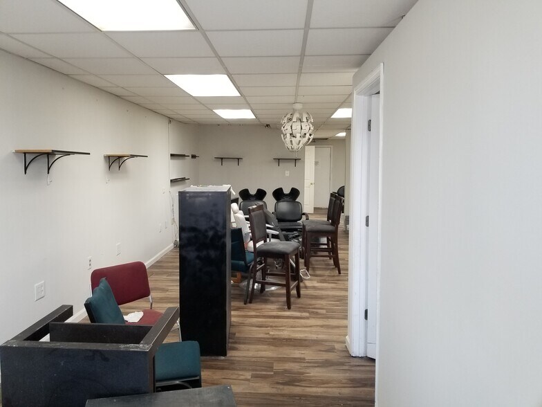 More Photos Of 4700 Stamp Rd, Marlow Heights General Retail For Lease