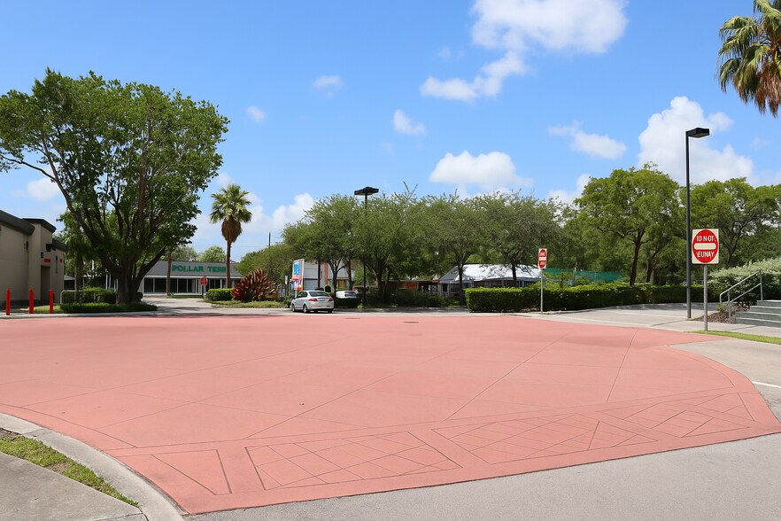 More Photos Of 1205 NE 163rd St, North Miami Beach General Retail For Lease