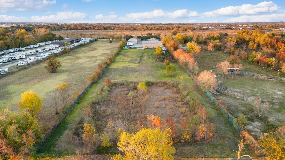 More Photos Of 207 W Archer Rd, Baytown Warehouse For Sale