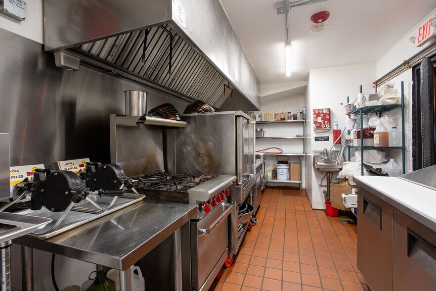 More Photos Of 264 Hillsdale Rd, Egremont Sports And Entertainment For Sale