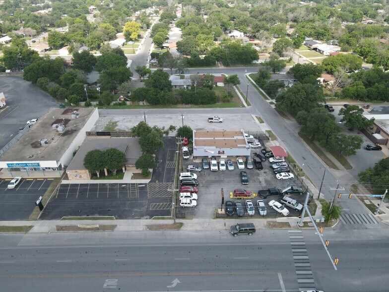 More Photos Of 831 S WW White Rd, San Antonio Freestanding For Sale