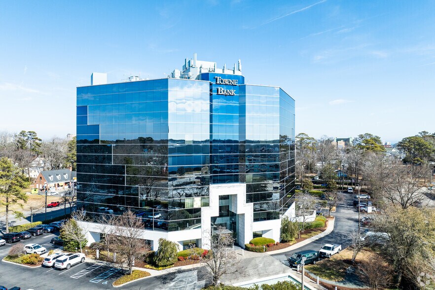Primary Photo Of 2101 Parks Ave, Virginia Beach Office For Lease