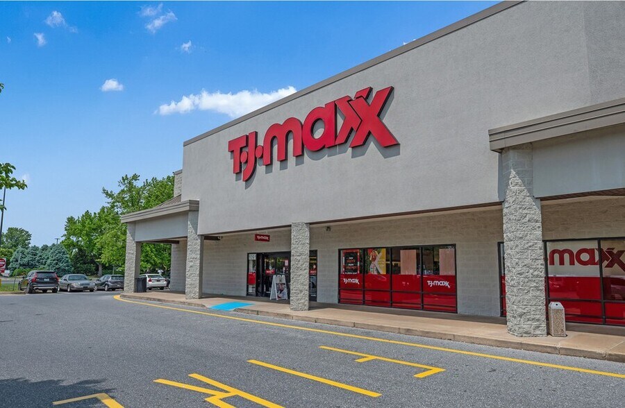 More Photos Of 1001 N DuPont Hwy, Dover Unknown For Lease
