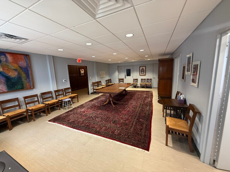 More Photos Of 1971 Jackson Ave, Memphis Religious Facility For Sale