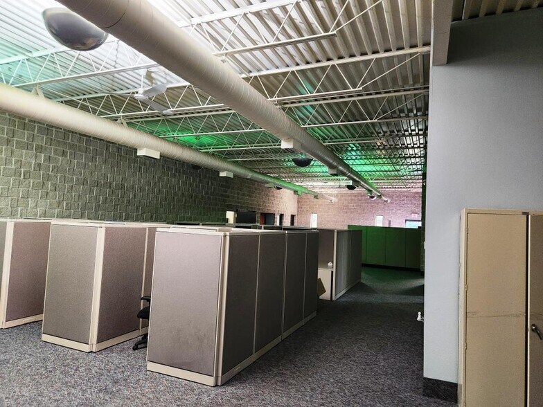 More Photos Of N160 W19170 Sherman Rd, Jackson Manufacturing For Sale