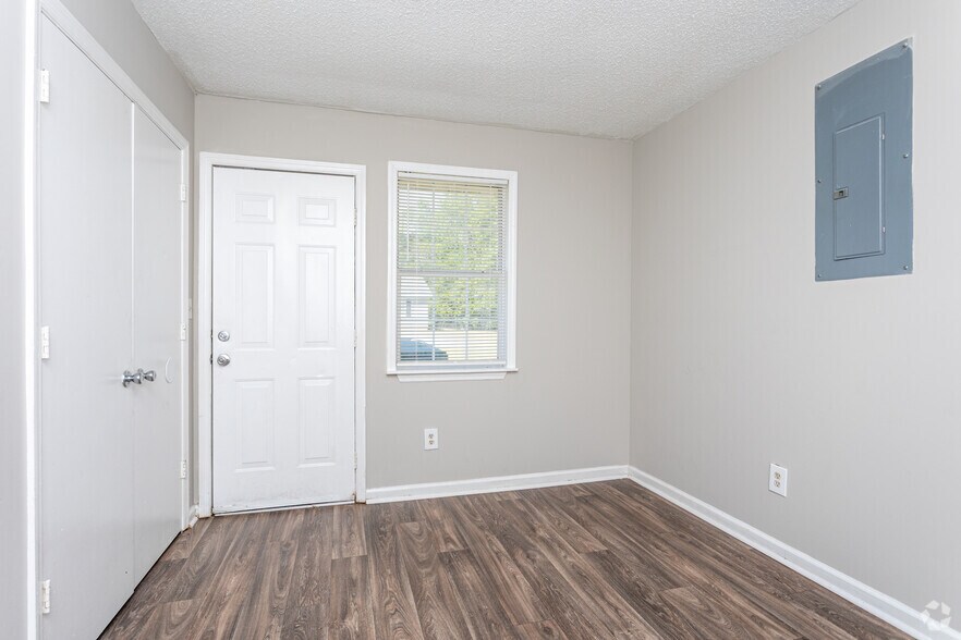 More Photos Of 1008 Blakely Ct, Albany Multifamily For Sale
