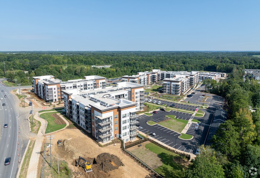 More Photos Of 930 W Mallard Creek Church Rd, Charlotte Apartments For Lease