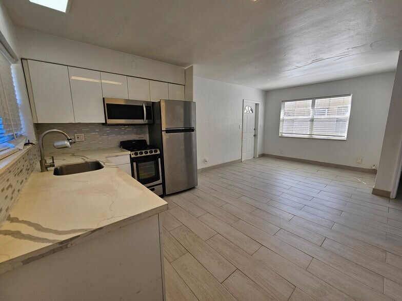 More Photos Of 1723 Liberty St, Hollywood Apartments For Sale