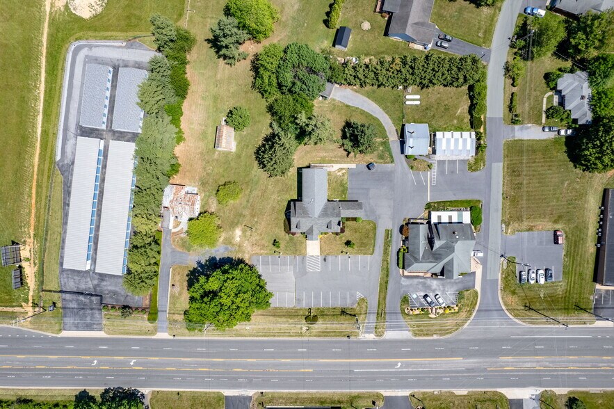 More Photos Of 2352 Jefferson Hwy, Waynesboro Office For Sale