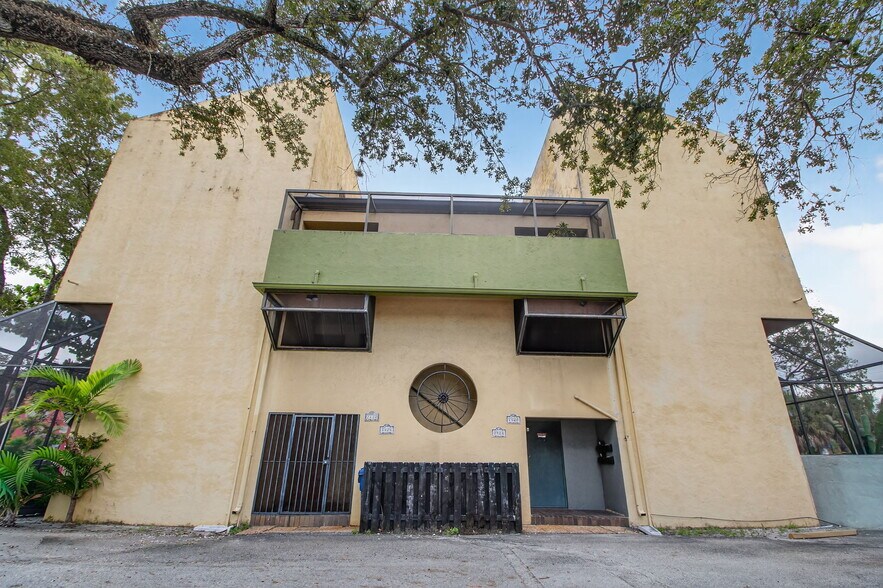 More Photos Of 7420 SW 59th Ave, South Miami Apartments For Sale