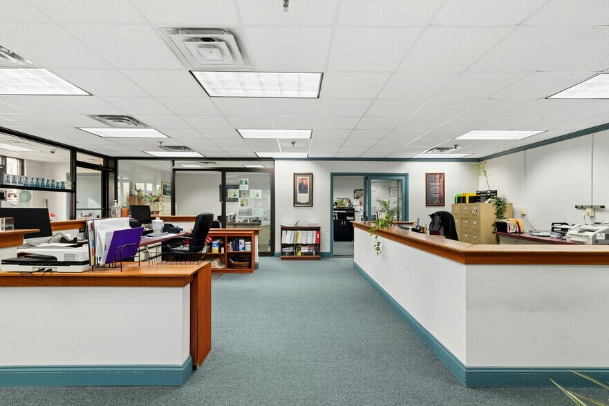 More Photos Of 266 Brookside Rd, Waterbury Manufacturing For Lease