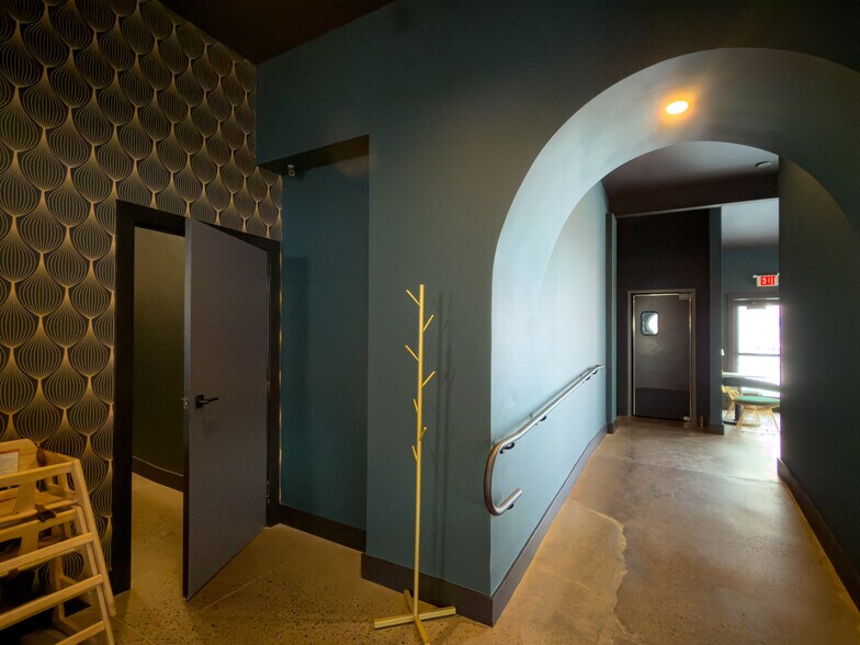 More Photos Of 601 7th Ave, Altoona General Retail For Sale