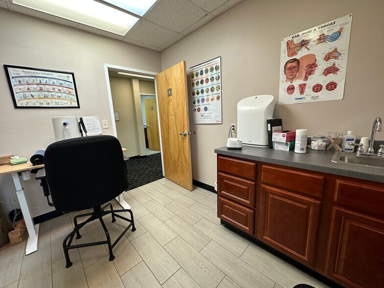 More Photos Of 1740 Oak Tree Rd, Edison Medical For Lease