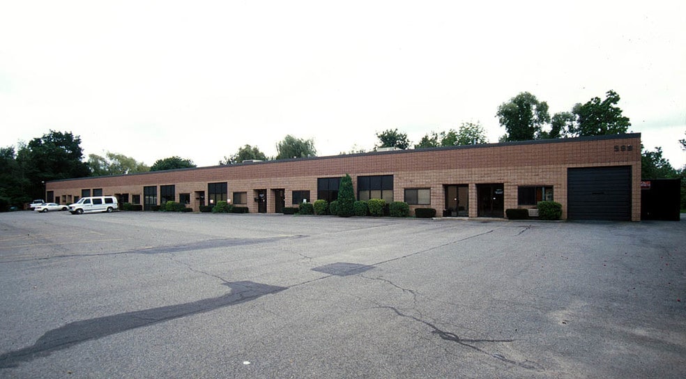 More Photos Of 586 Pleasant St, Norwood Light Distribution For Lease