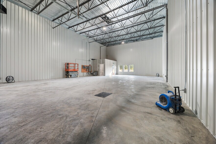 More Photos Of 523 Rang 3E, Saint-jean-sur-richelieu Land For Lease