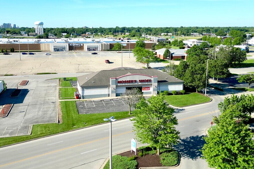 More Photos Of 6 Convenience Center Dr, Champaign Freestanding For Sale