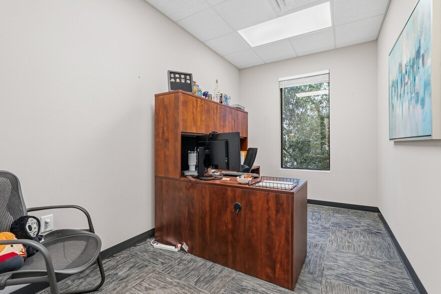 More Photos Of 131 S Country Club Rd, Lake Mary Office For Sale