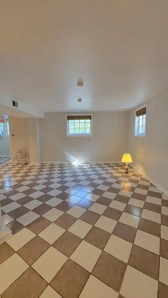 More Photos Of 116-120 Record St, Frederick Office Residential For Lease