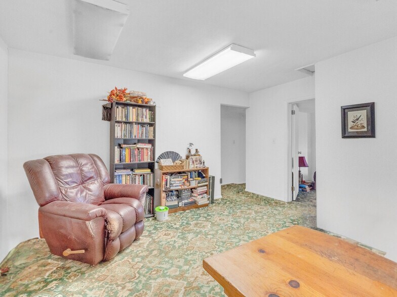 More Photos Of 239 E Main St, Westminster Office For Sale