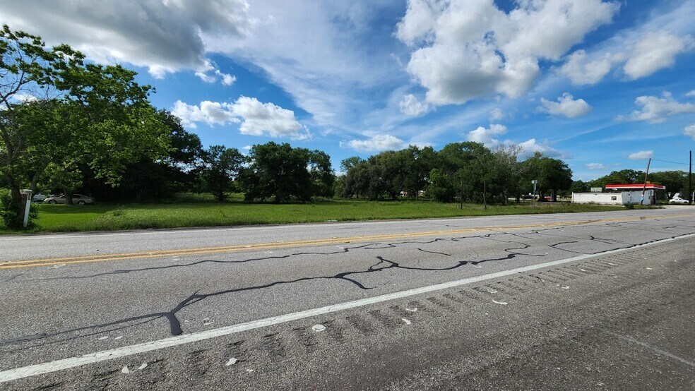 More Photos Of 15518 Highway 36, Needville Service Station For Sale