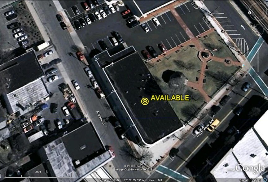 More Photos Of 132 N Wellwood Ave, Lindenhurst Storefront Retail Office For Lease