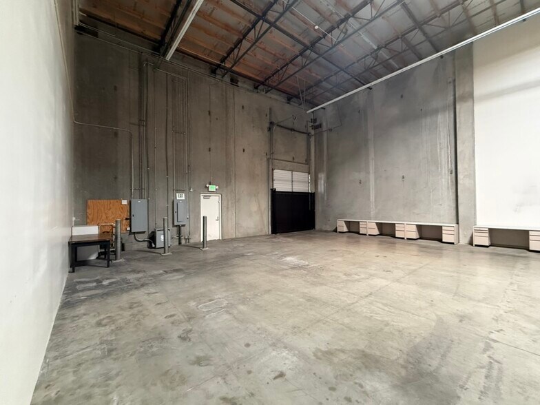 More Photos Of 15823 W Monte St, Sylmar Warehouse For Sale