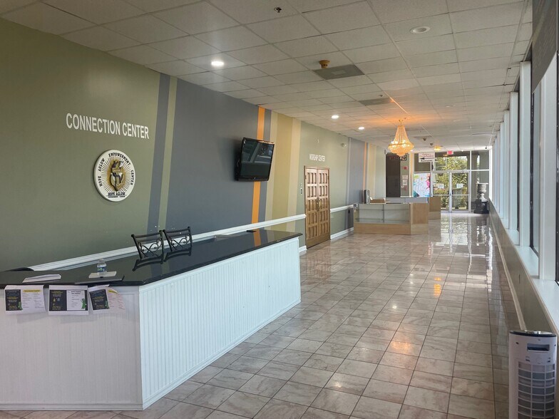 More Photos Of 13520-13544 Jefferson Davis Hwy, Woodbridge Unknown For Lease