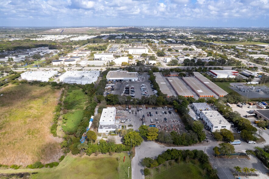 More Photos Of 2361 NW 22nd St, Pompano Beach Warehouse For Lease