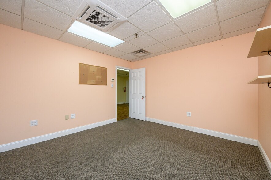More Photos Of 727 Raritan Rd, Clark Loft Creative Space For Lease