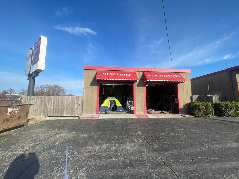 More Photos Of 11339 E 11th St, Tulsa Auto Repair For Sale