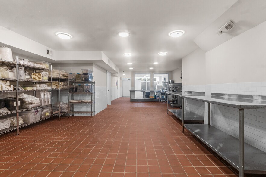 More Photos Of 1011 New York Ave, Union City Storefront Retail Residential For Lease
