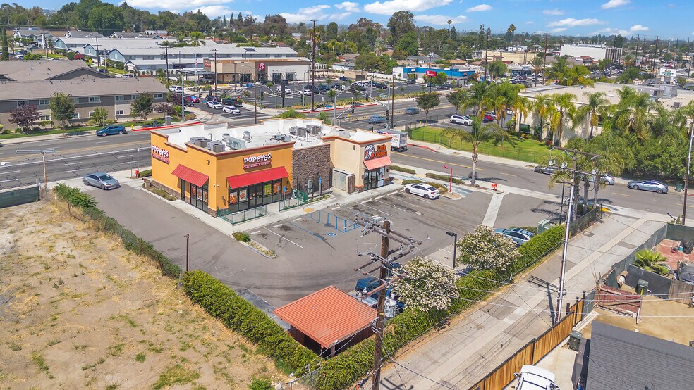 More Photos Of 9211 Telegraph Rd, Pico Rivera Freestanding For Sale