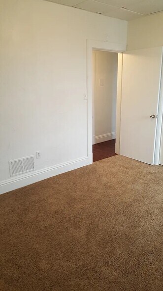 More Photos Of 400 Russellwood Ave, McKees Rocks Apartments For Sale