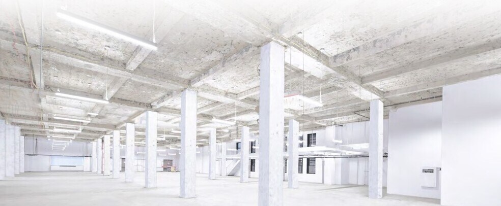 More Photos Of 120 E 23rd St, New York Coworking Space