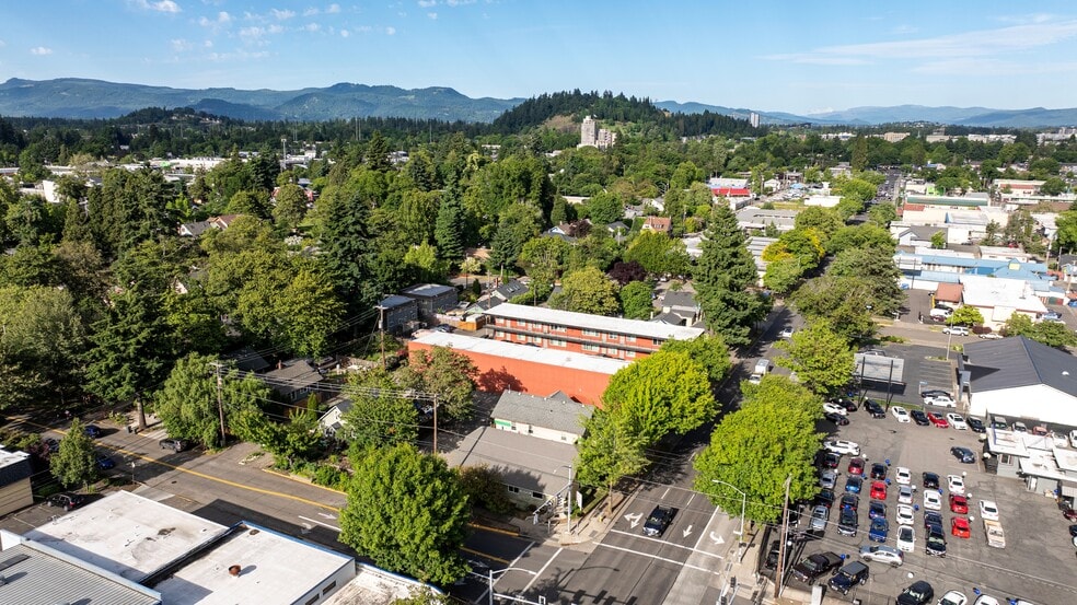 More Photos Of 1247-1257 W 6th Ave, Eugene Apartments For Sale