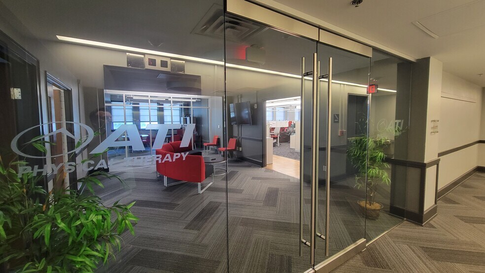 More Photos Of 18 E North St, Greenville Office For Sale