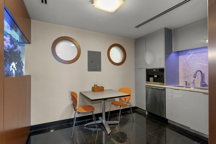 More Photos Of 4770 Biscayne Blvd, Miami Office For Sale