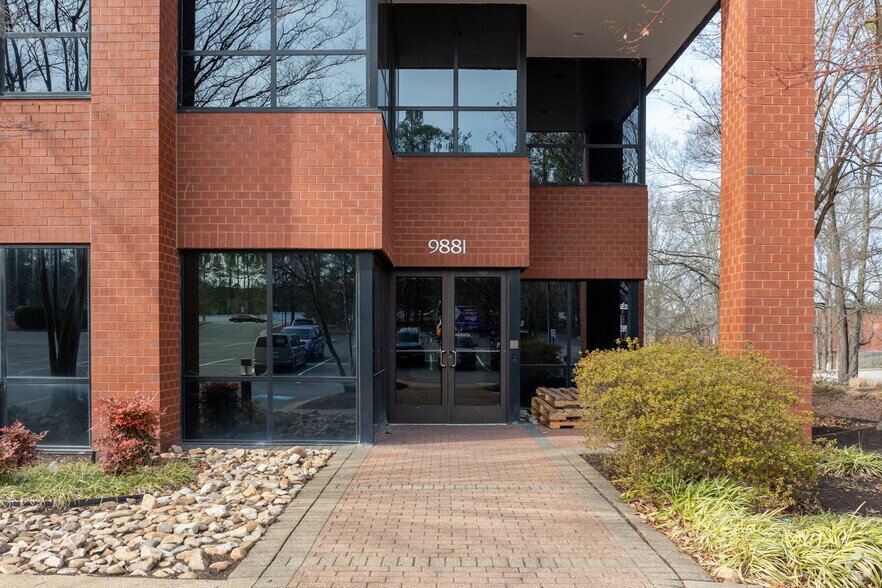 More Photos Of 9881 Mayland Dr, Richmond Office For Sale