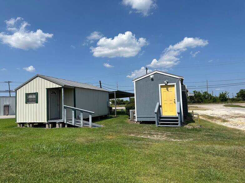 More Photos Of 5949 W Port Arthur Rd, Port Arthur Restaurant For Lease
