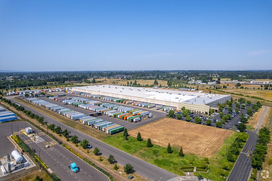 More Photos Of 4999 Depot Ct SE, Salem Distribution For Sale