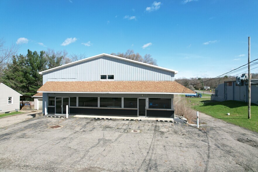 More Photos Of 110 Creekview Dr, Battle Creek General Retail For Sale