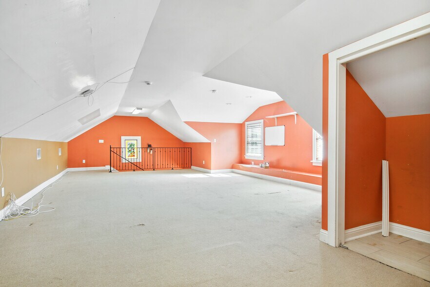 More Photos Of 5631 Magazine St, New Orleans Office For Sale