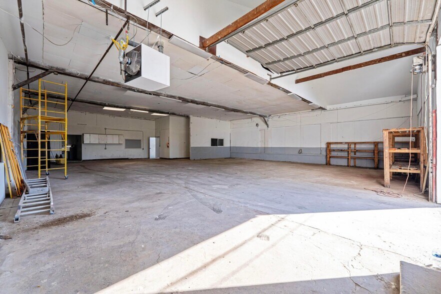 More Photos Of 3895 Sullivant ave, Columbus General Retail For Lease