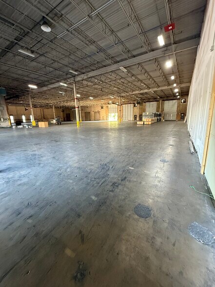 More Photos Of 2900 Datsun Dr, Memphis Distribution For Lease