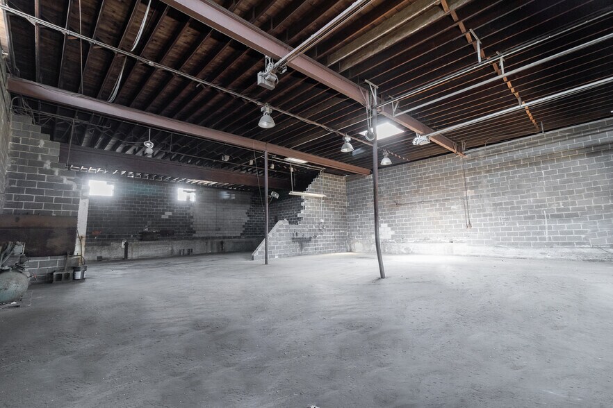 More Photos Of 487 Allens, Providence Land For Lease