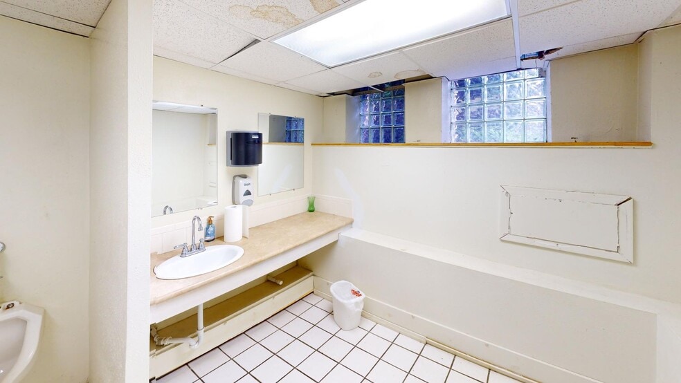 More Photos Of 1205 Elm St, Youngstown Religious Facility For Sale