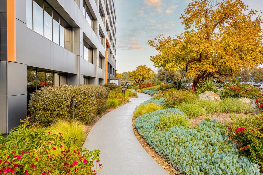 More Photos Of 404 Camino del Rio S, San Diego Office For Lease