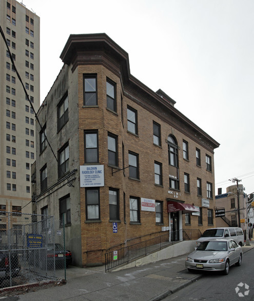 Primary Photo Of 8 Baldwin Ave, Jersey City Medical For Sale